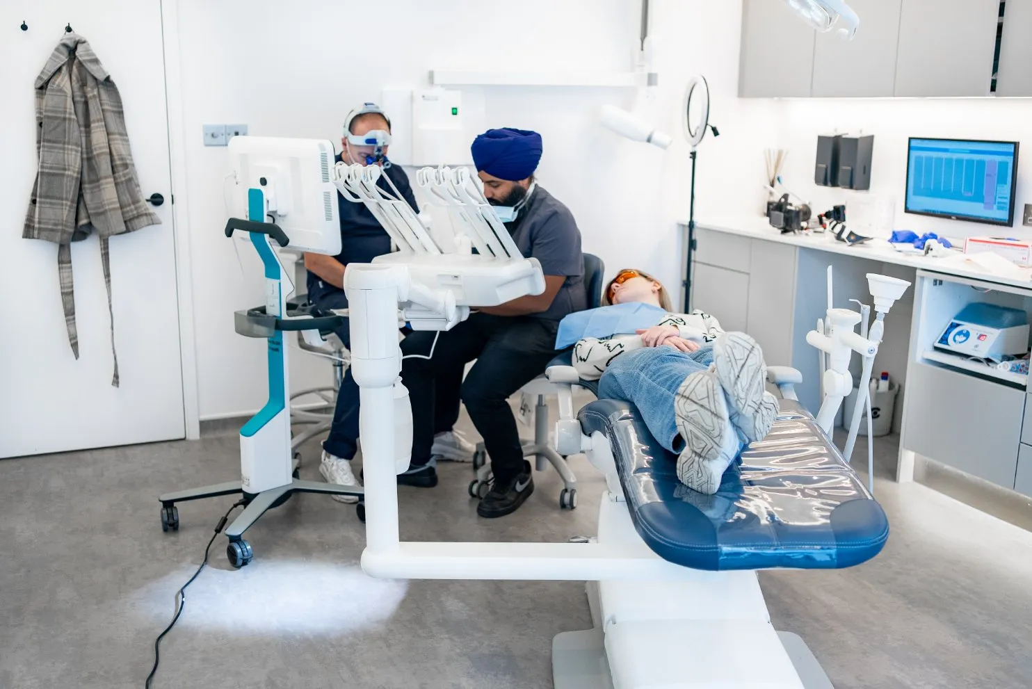 What Is Included in Emergency Dental Care?