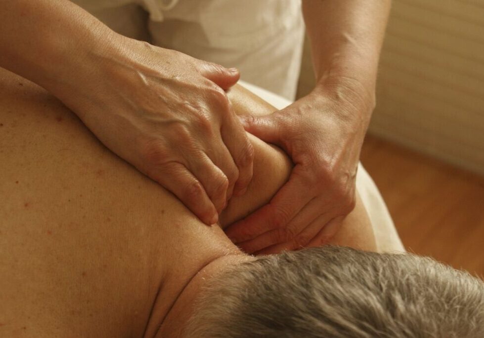 Recognizing the Symptoms of a Rotator Cuff Tear